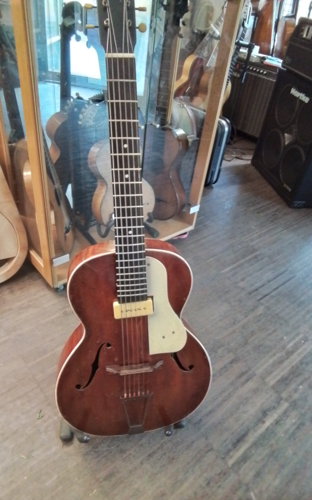 linzer Jazzgitarre Bild