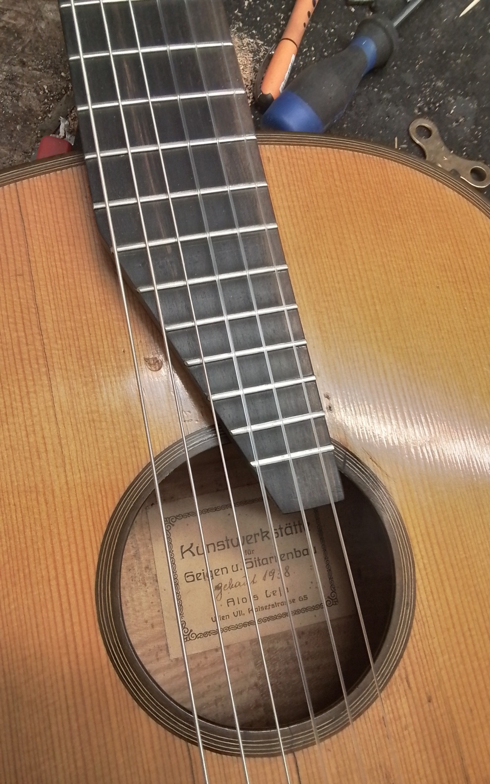 Wiener Konzertgitarre Bild