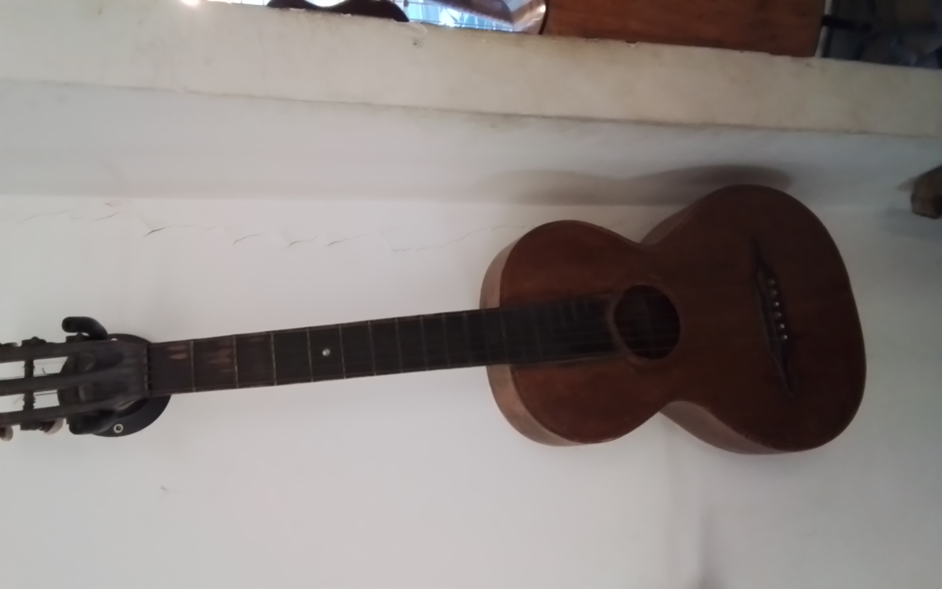 unrestaurierte Parlorgitarre Bild