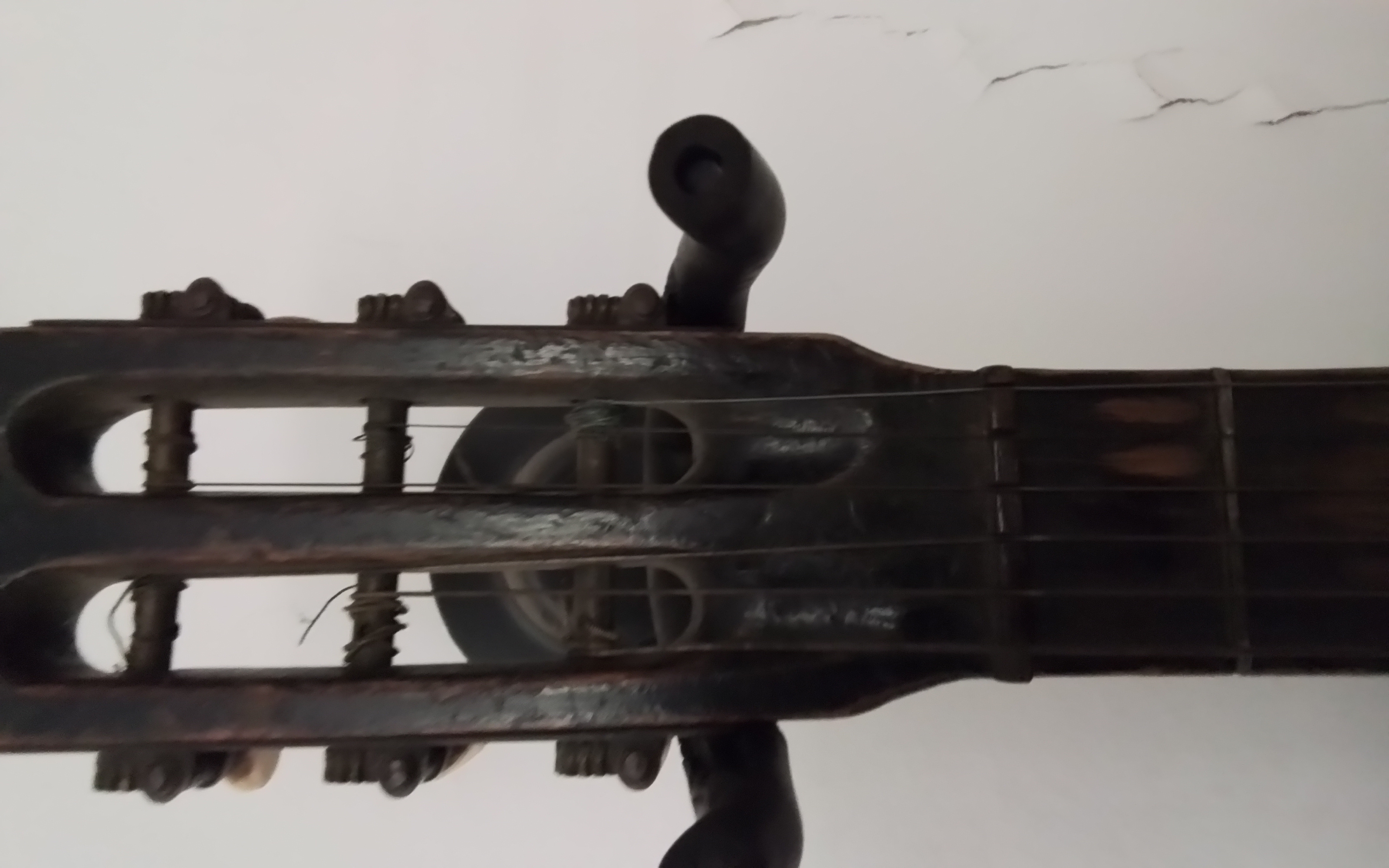 unrestaurierte Parlorgitarre Bild