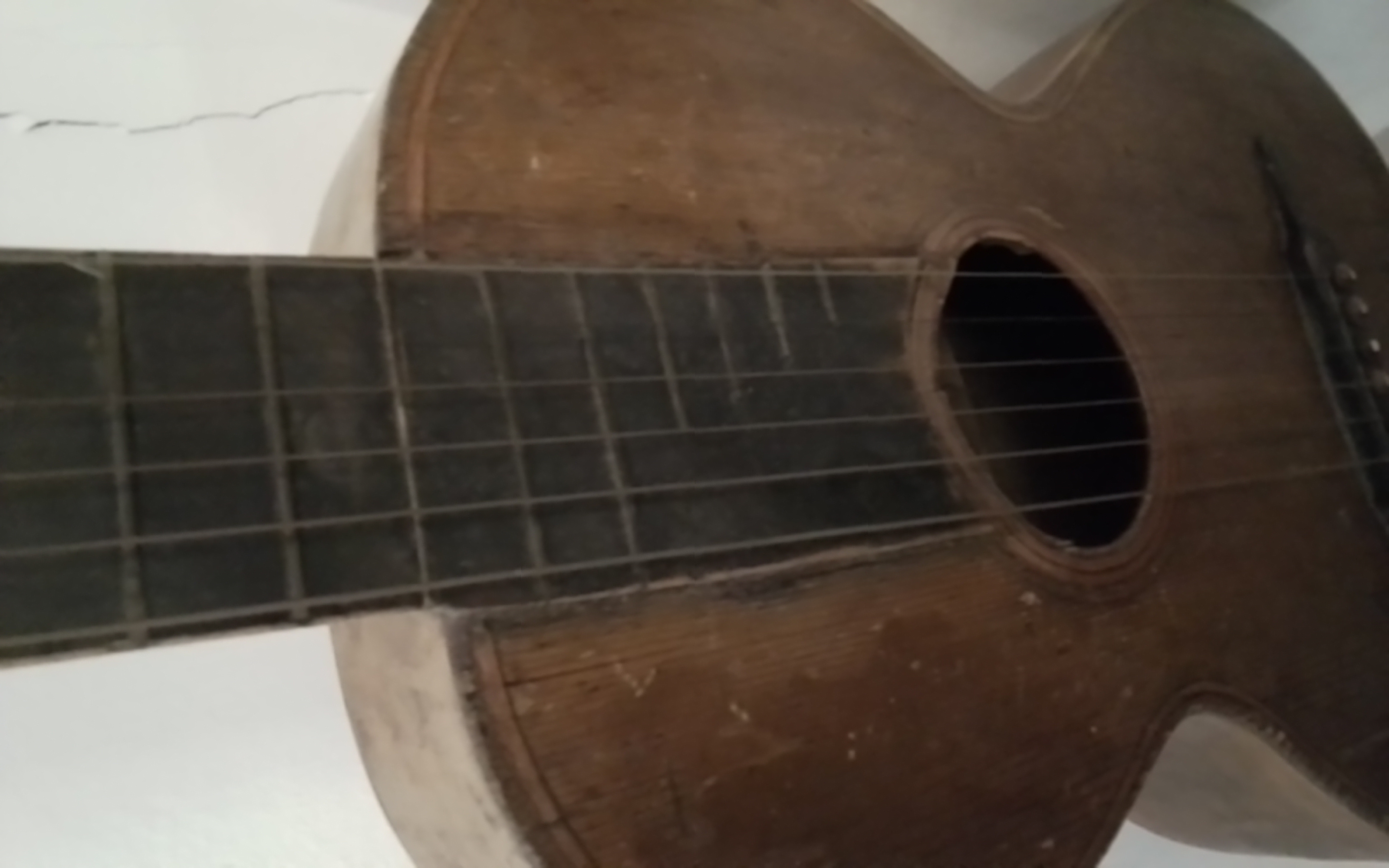 unrestaurierte Parlorgitarre Bild