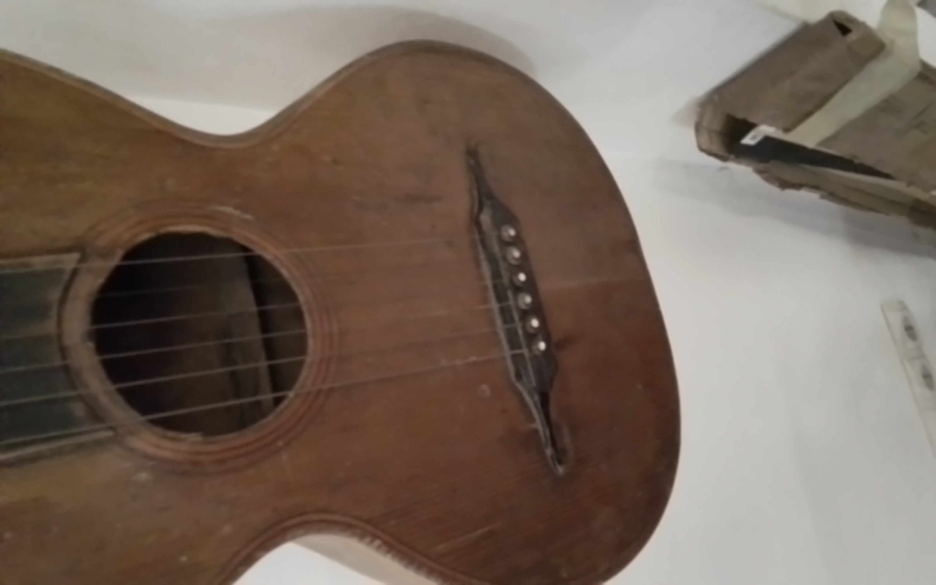 unrestaurierte Parlorgitarre Bild