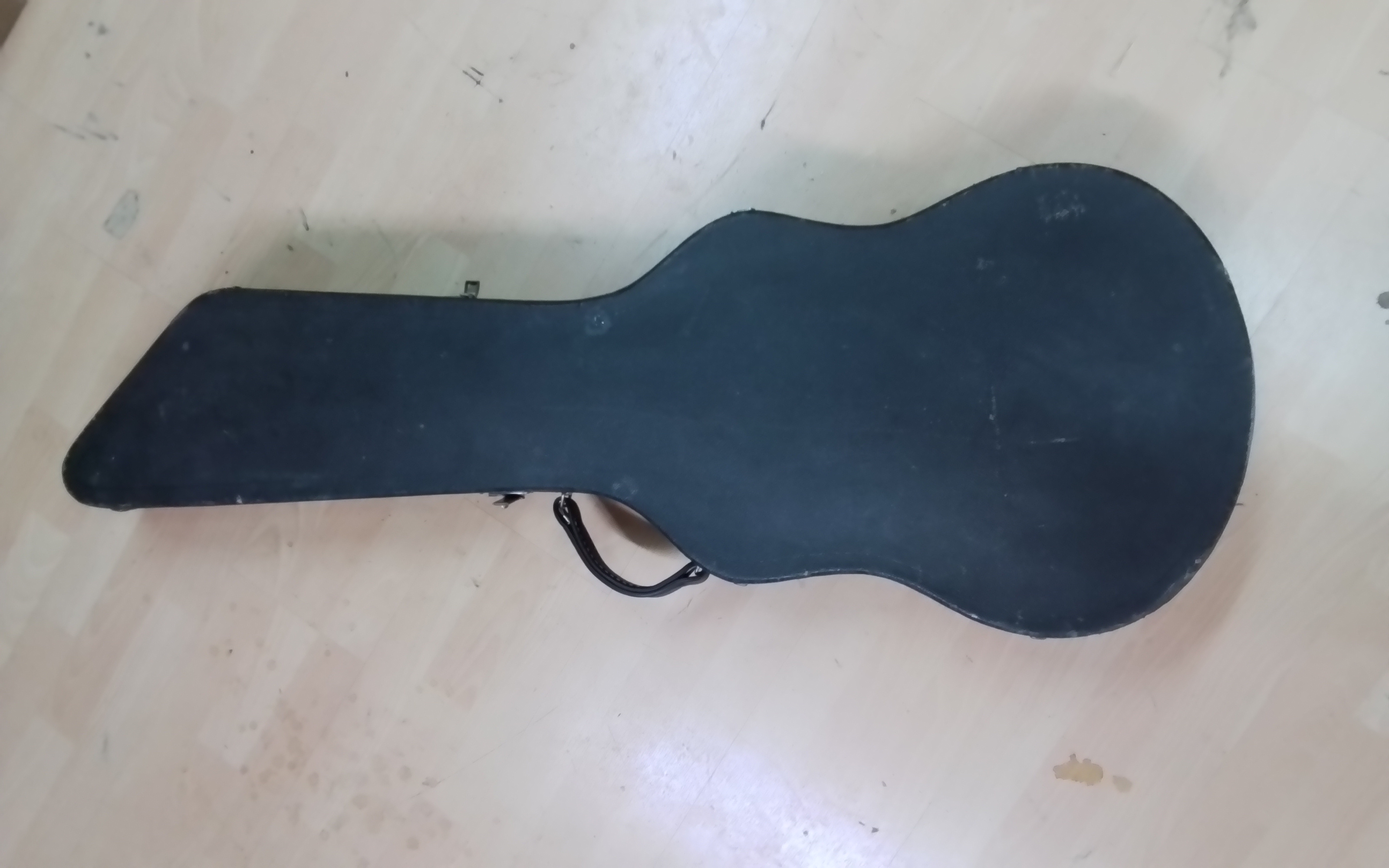Kontragitarrenkoffer Bild