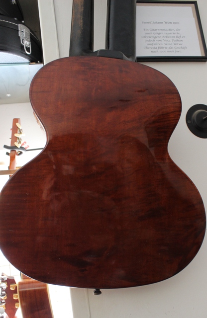 15 saitige Kontragitarre Georg Haid Bild