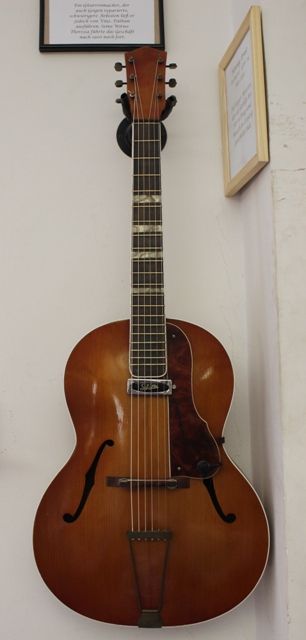 massive Jazzgitarre Bild