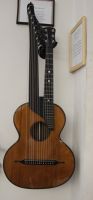 14 saitige Kontragitarre Ernst Mönnig Bild