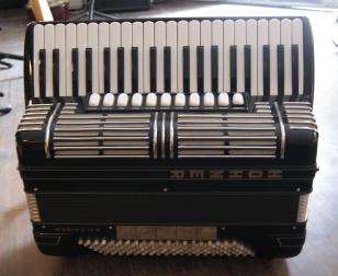 Ziehharmonika Hohner Morino IVN Bild