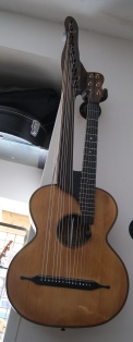 15 saitige Kontragitarre Ludwig Reisinger Bild