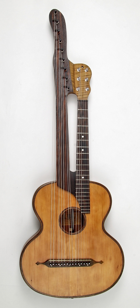 15 saitige Kontragitarre Ludwig Reisinger Bild