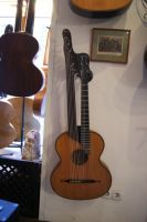 13-saitige Kontragitarre Ludwig Reisinger Bild