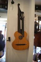 15 saitige Kontragitarre Bild