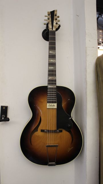 Jazzgitarre Isana Bild