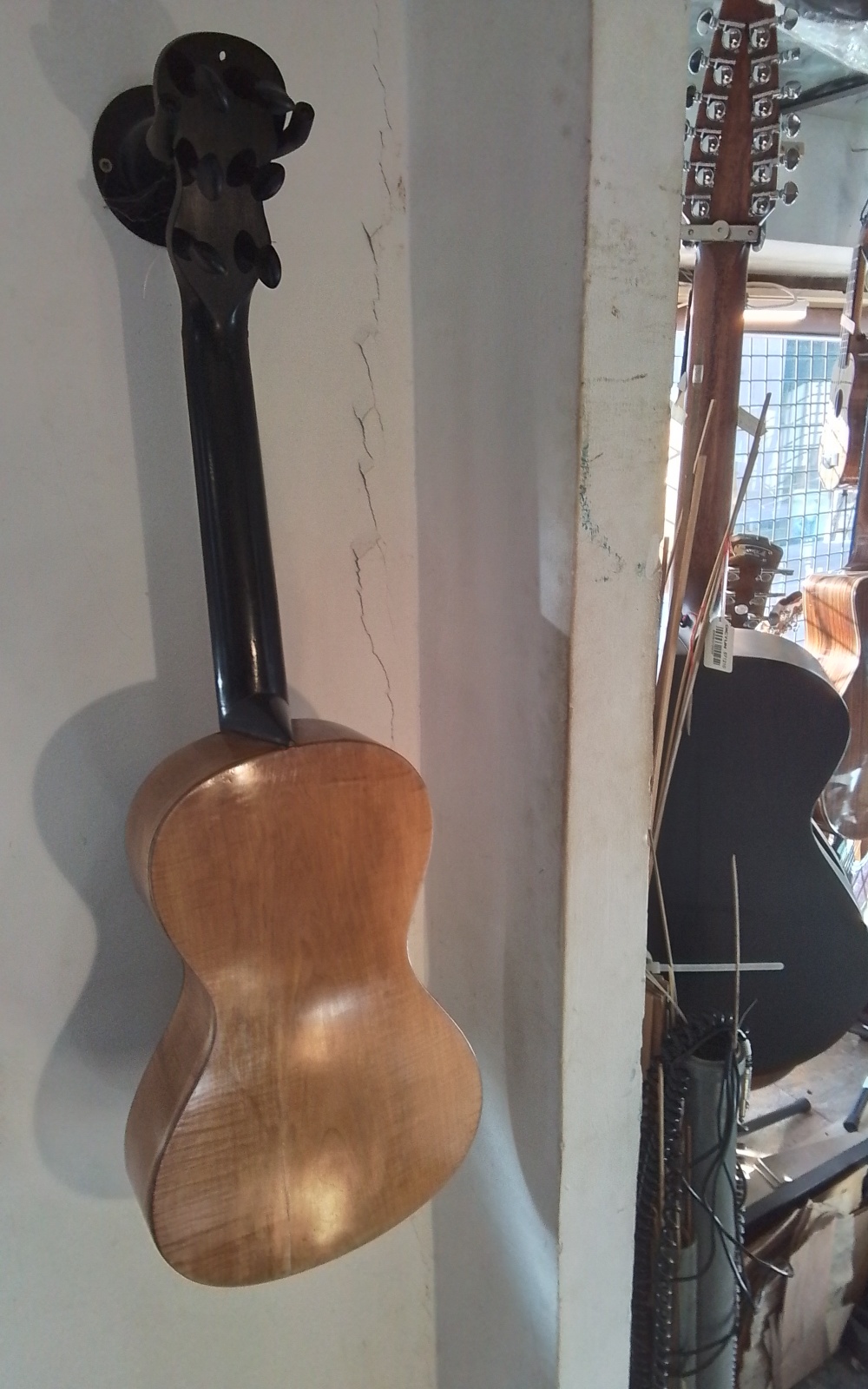 Terzgitarre Matthias Daum Bild